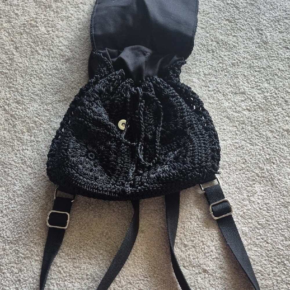Mini Crochet Backpack - Picture 6 of 8